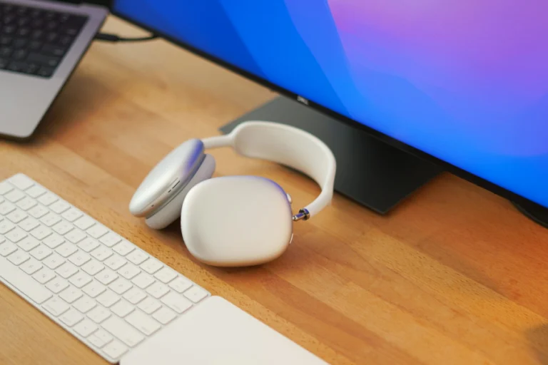 Hard Shell Case for Apple Headphones